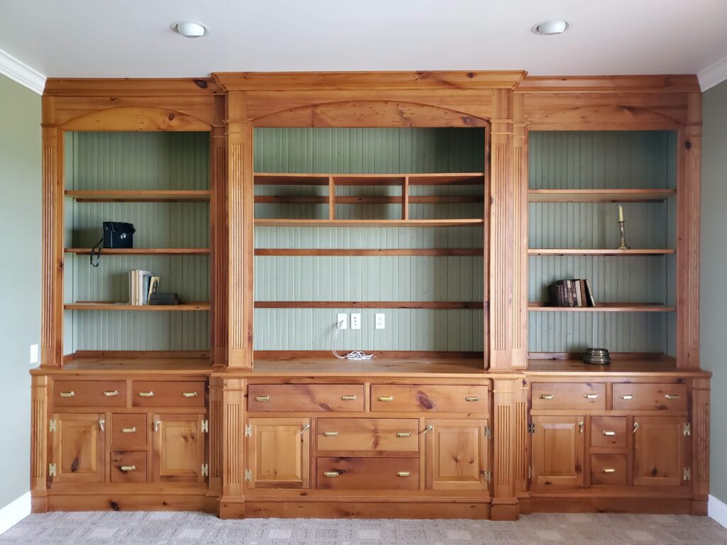 Entertainment center pine